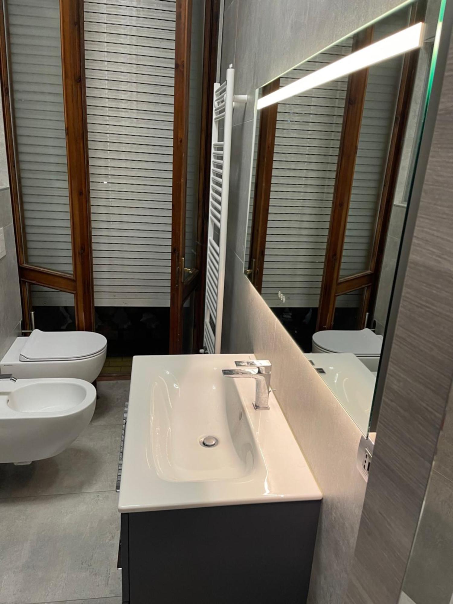 Bilocale Zona Navigli Apartment Milan Bagian luar foto