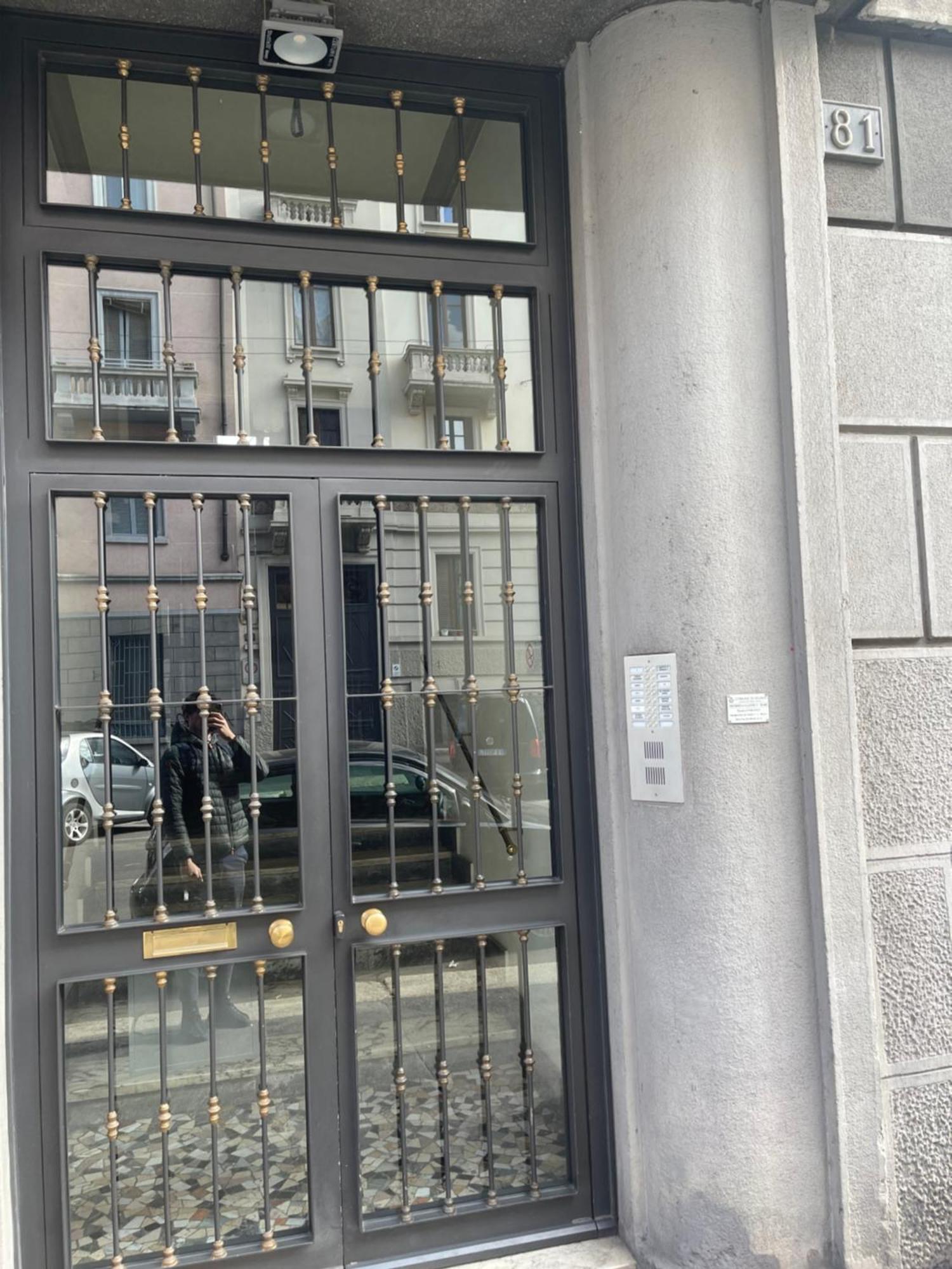 Bilocale Zona Navigli Apartment Milan Bagian luar foto