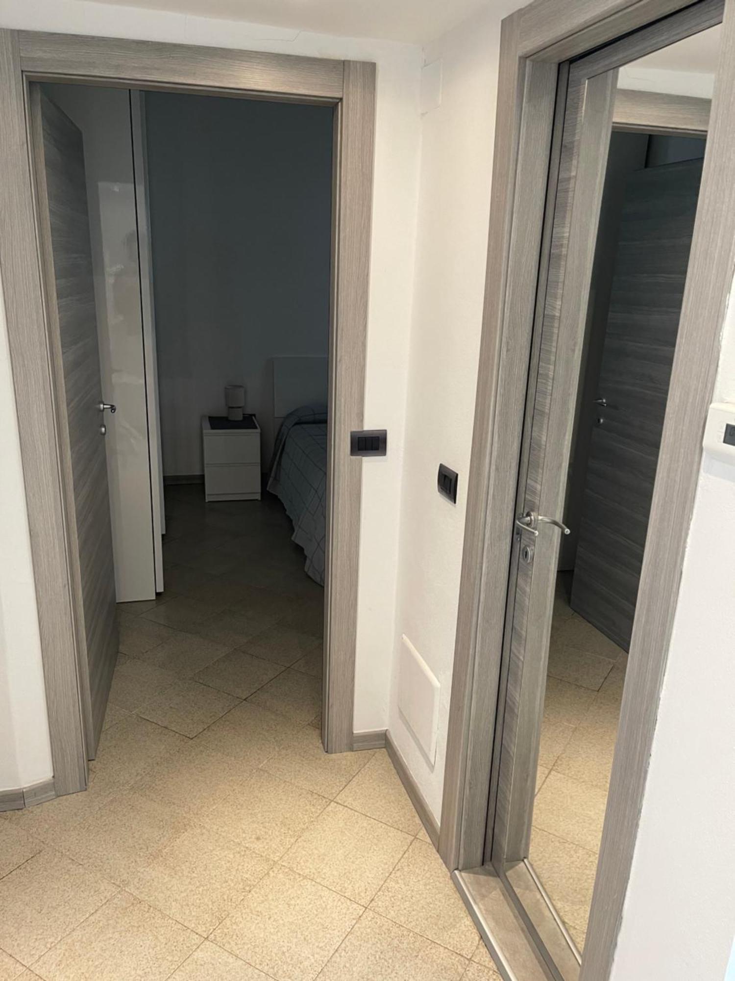 Bilocale Zona Navigli Apartment Milan Bagian luar foto